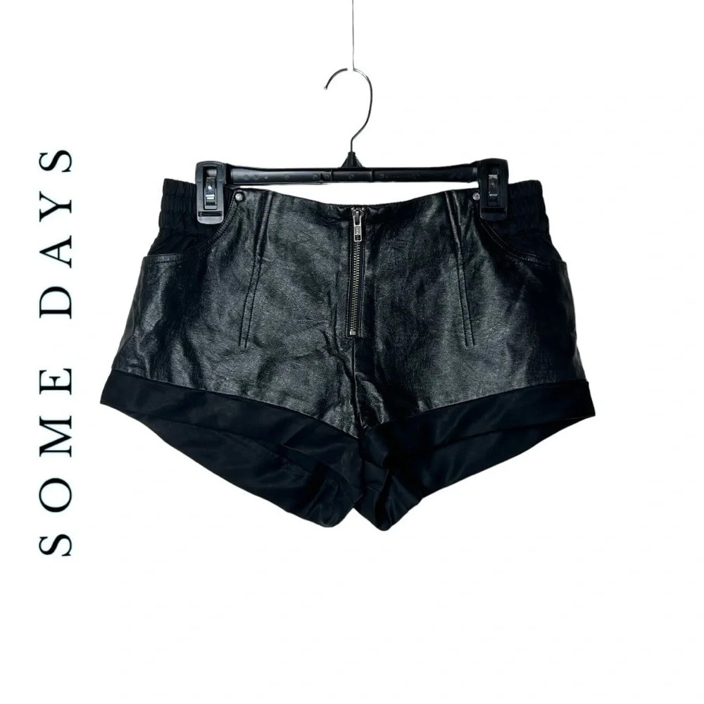 1759. SOME DAYS LOVIN FAUX LEATHER SHORTS CUFFED BLACK IN‎ COLOR SIZE MEDIUM